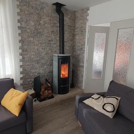Appartement Entier Au Dessus De Villa, Climatisation Reversible Poele A Bois Tres Chaleureux , Wi Fi Parking Privee Gratuit Situation 500 M, Plage Et Centre Ville Sanary-sur-Mer Bagian luar foto