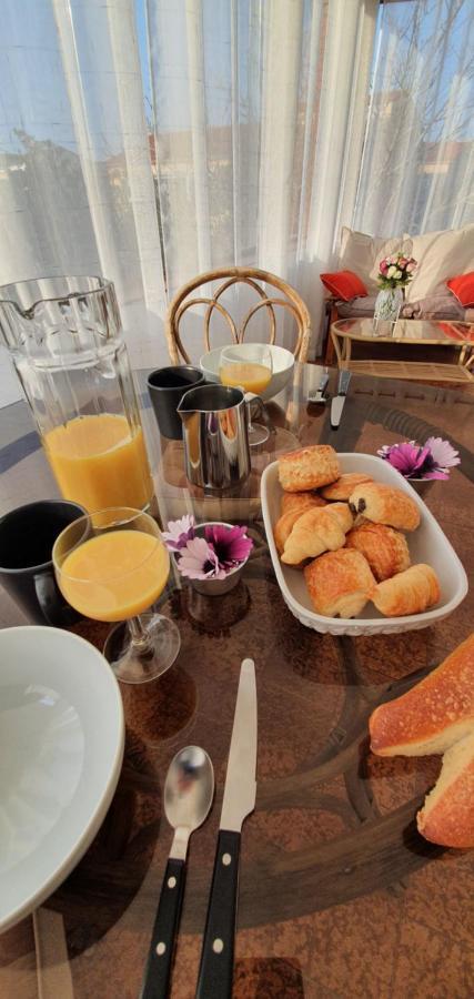 Appartement Entier Au Dessus De Villa, Climatisation Reversible Poele A Bois Tres Chaleureux , Wi Fi Parking Privee Gratuit Situation 500 M, Plage Et Centre Ville Sanary-sur-Mer Bagian luar foto