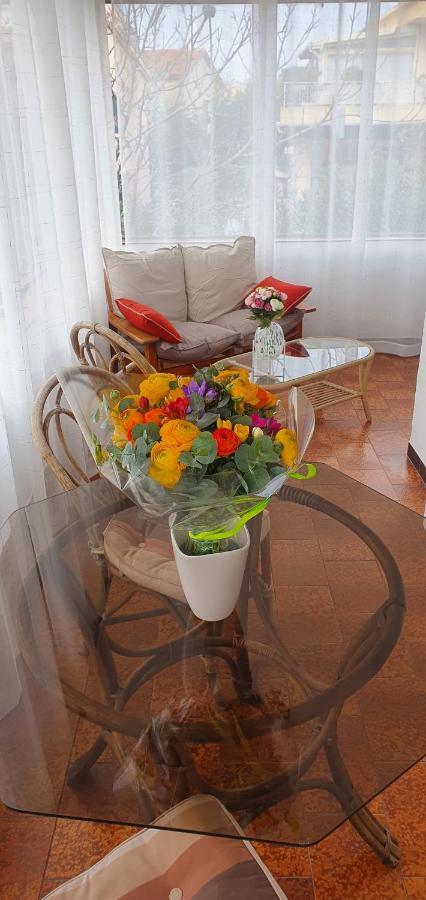 Appartement Entier Au Dessus De Villa, Climatisation Reversible Poele A Bois Tres Chaleureux , Wi Fi Parking Privee Gratuit Situation 500 M, Plage Et Centre Ville Sanary-sur-Mer Bagian luar foto