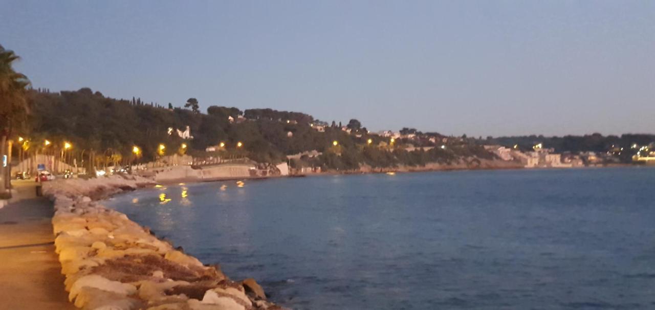 Appartement Entier Au Dessus De Villa, Climatisation Reversible Poele A Bois Tres Chaleureux , Wi Fi Parking Privee Gratuit Situation 500 M, Plage Et Centre Ville Sanary-sur-Mer Bagian luar foto