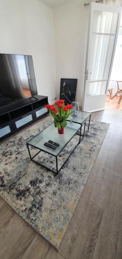 Appartement Entier Au Dessus De Villa, Climatisation Reversible Poele A Bois Tres Chaleureux , Wi Fi Parking Privee Gratuit Situation 500 M, Plage Et Centre Ville Sanary-sur-Mer Bagian luar foto